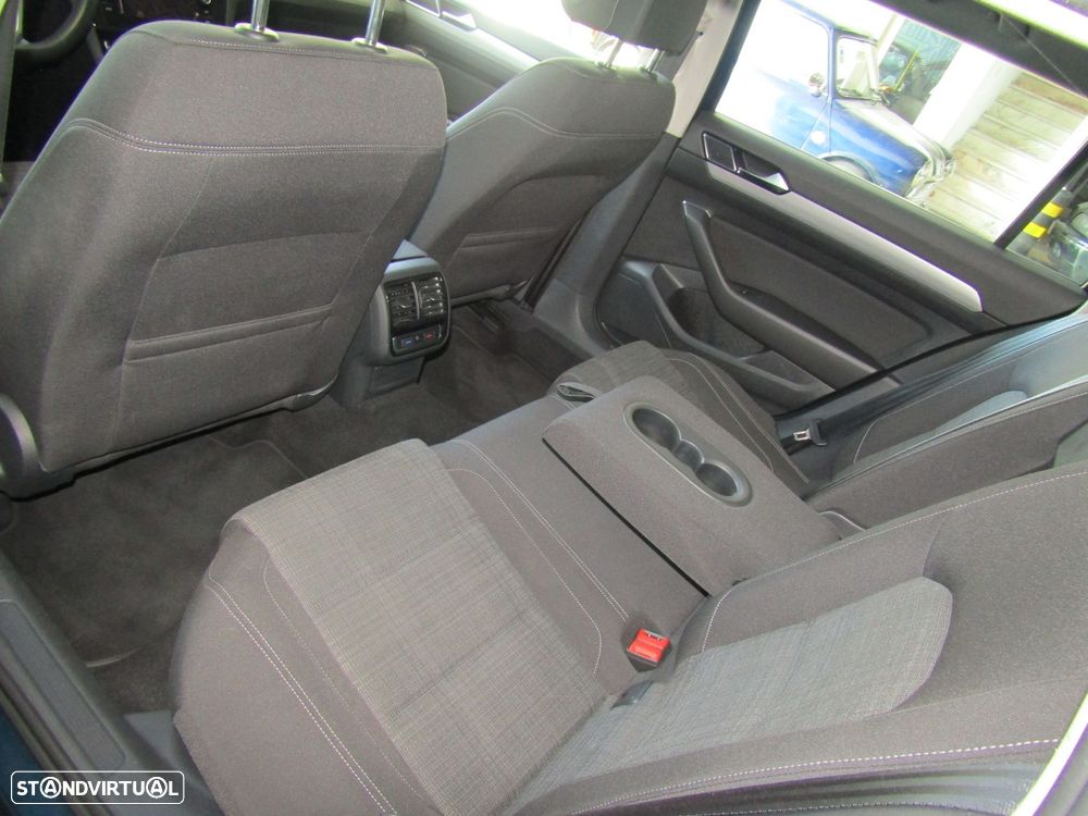 VW Passat Variant 2.0 TDI Business Package DSG - 11