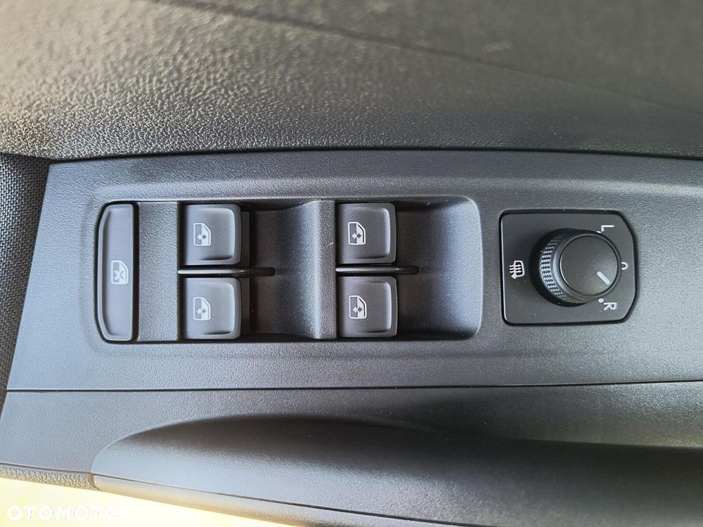 Skoda Fabia 1.0 TSI Drive DSG - 22