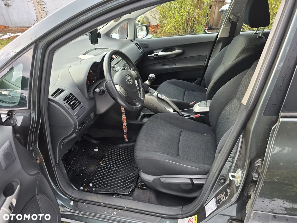 Toyota Auris 1.6 VVT-i Terra - 8