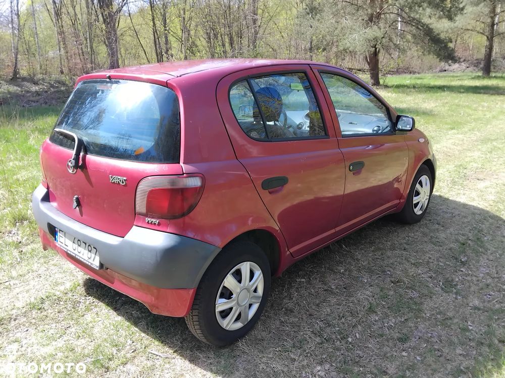 Toyota Yaris 1.0 Base - 6