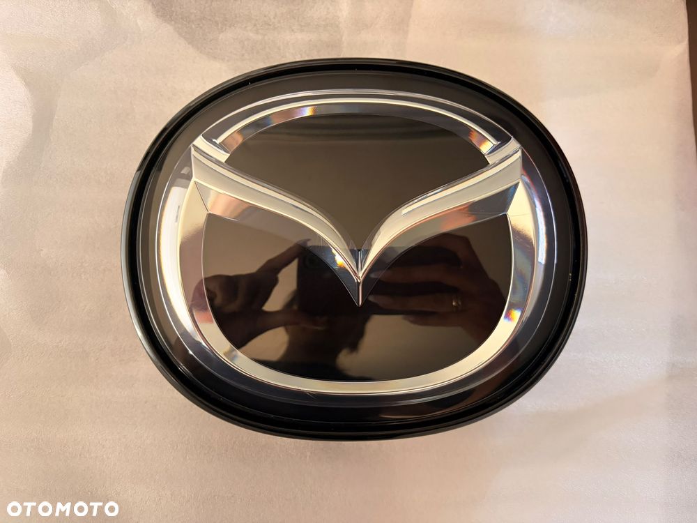 MAZDA 6 2018 2026 Emblemat przedni Znaczek przód pod radar z podstawką wspornikiem GSH751730 GSH750716 - 3