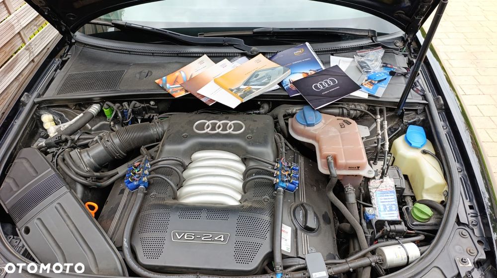 Audi A4 Cabrio 2.4 - 12