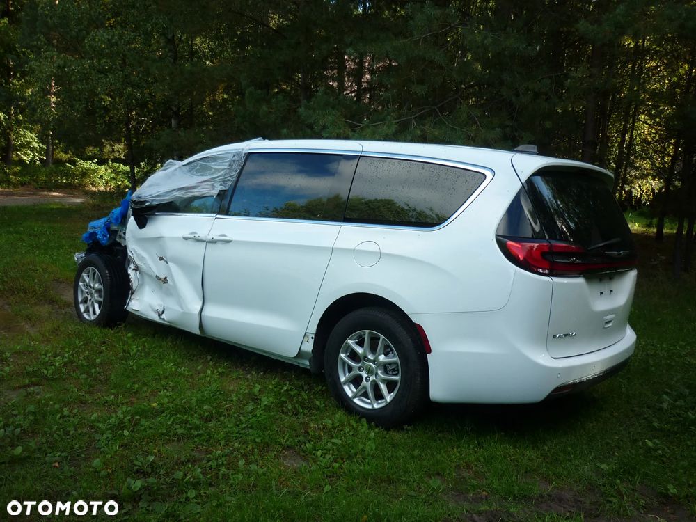 Chrysler Pacifica - 6