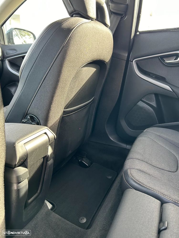Volvo V40 Cross Country - 7