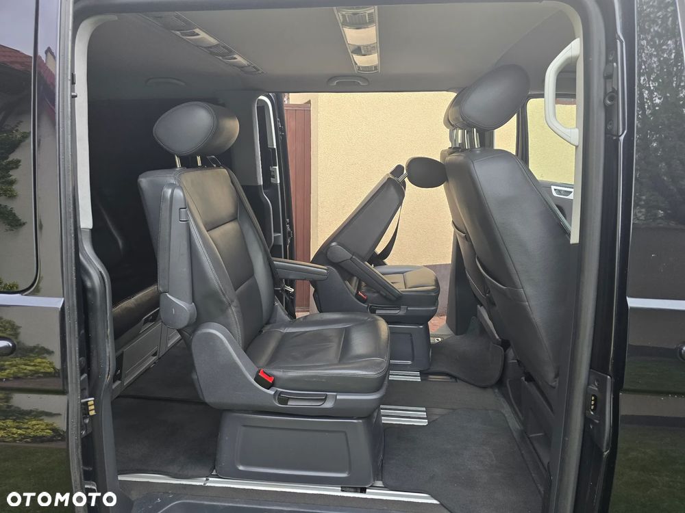 Volkswagen Multivan - 25
