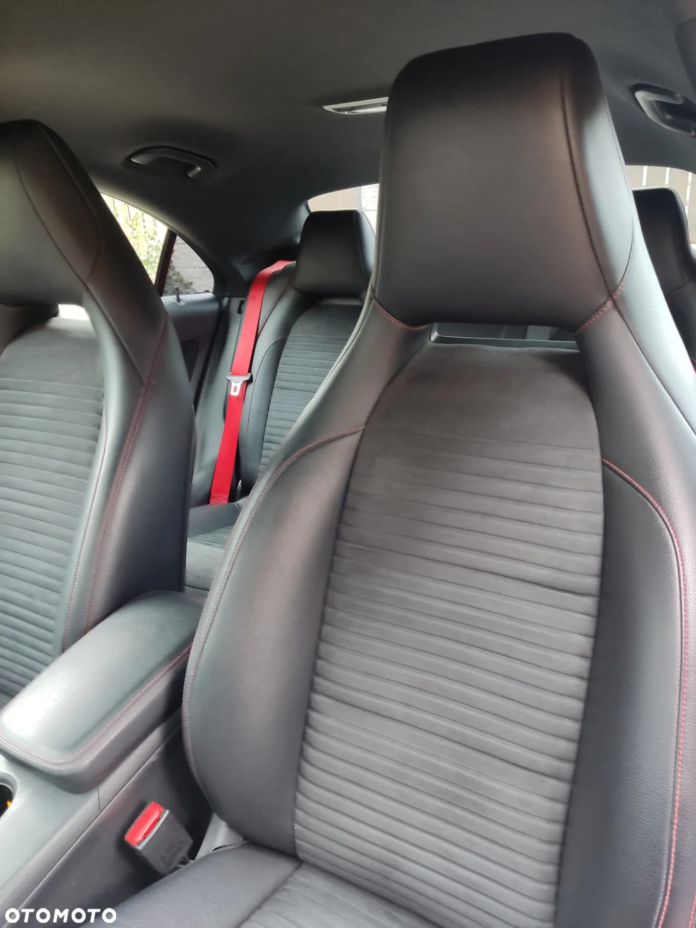 Mercedes-Benz CLA 45 AMG 4Matic 7G-DCT - 27