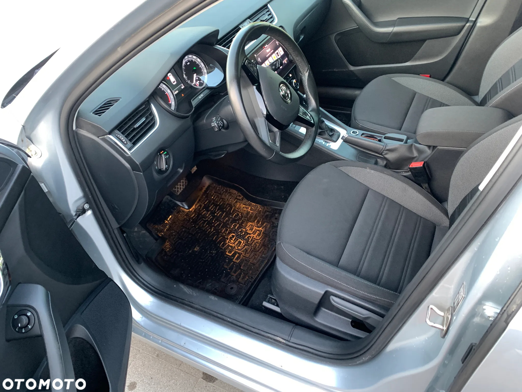 Skoda Octavia 2.0 TDI DSG Sportline - 13