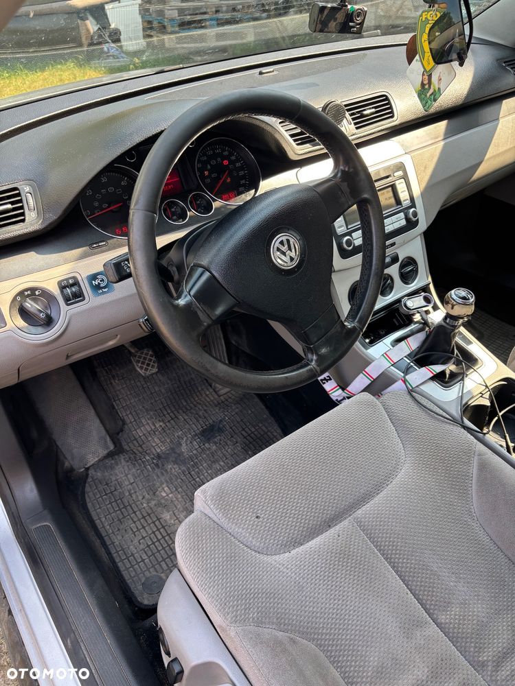 Volkswagen Passat 2.0 TDI DPF 4Mot Comfortline - 9