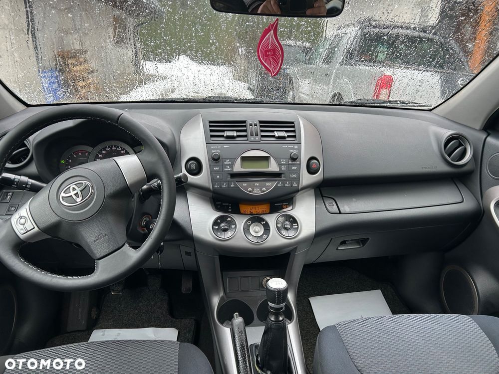 Toyota RAV4 2.2 D-4D 4x4 - 9