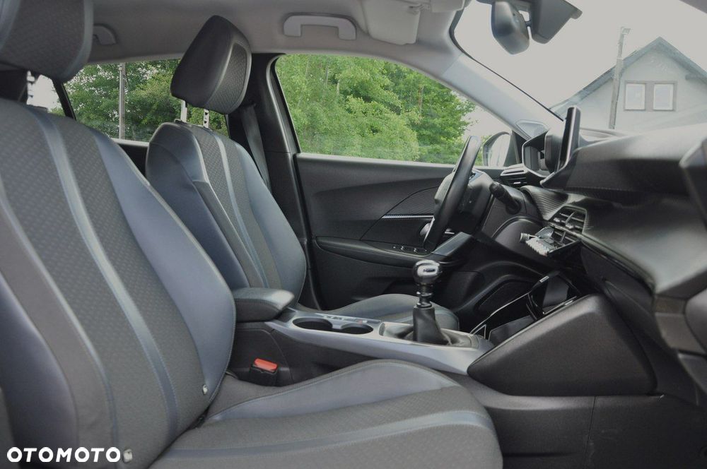 Peugeot 2008 1.2 PureTech Allure Pack S&S - 19