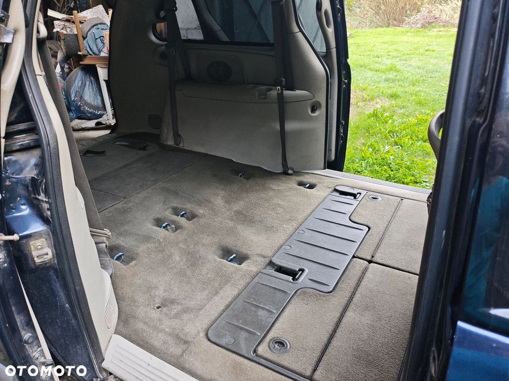Dodge Grand Caravan - 11