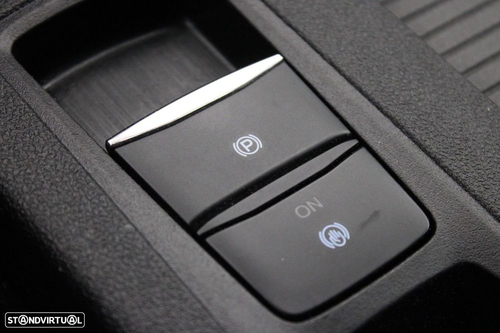 Ford Kuga 1.5 TDCi EcoBlue Titanium - 25