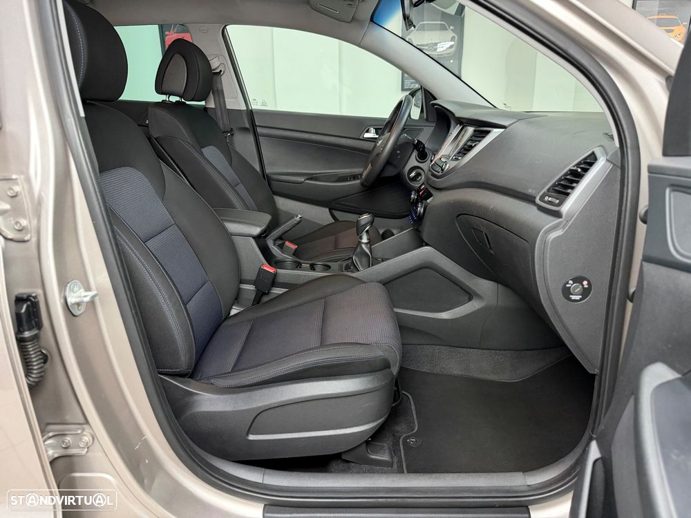 Hyundai Tucson 1.7 CRDi Executive - 24