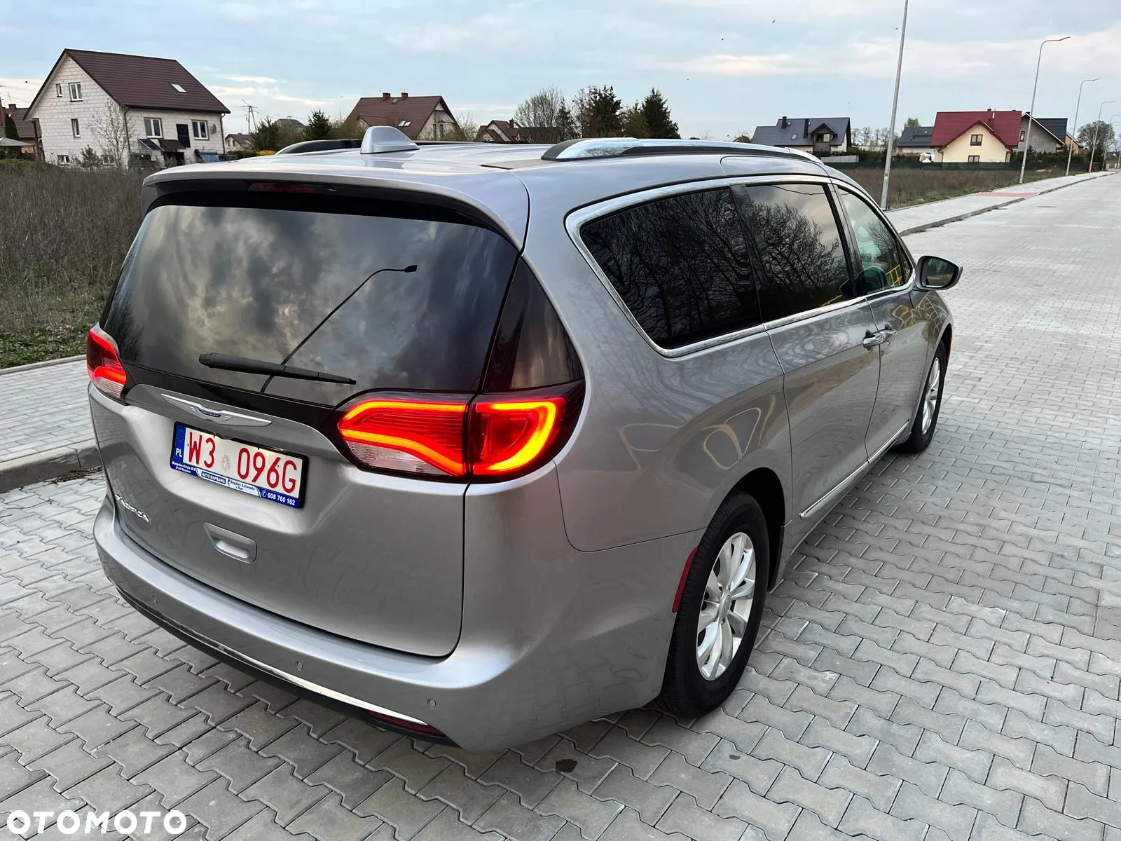 Chrysler Pacifica - 5