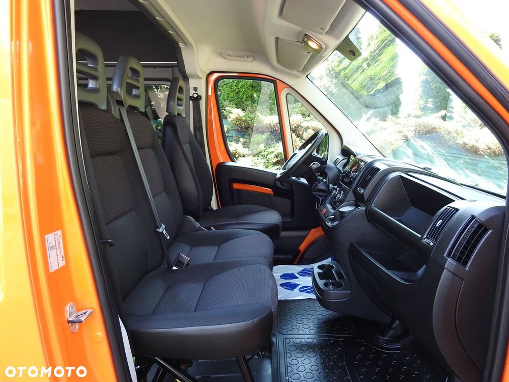 Peugeot BOXER FURGON BRYGADÓWKA  7 MIEJSC KLIMATYZACJA  120KM - 32