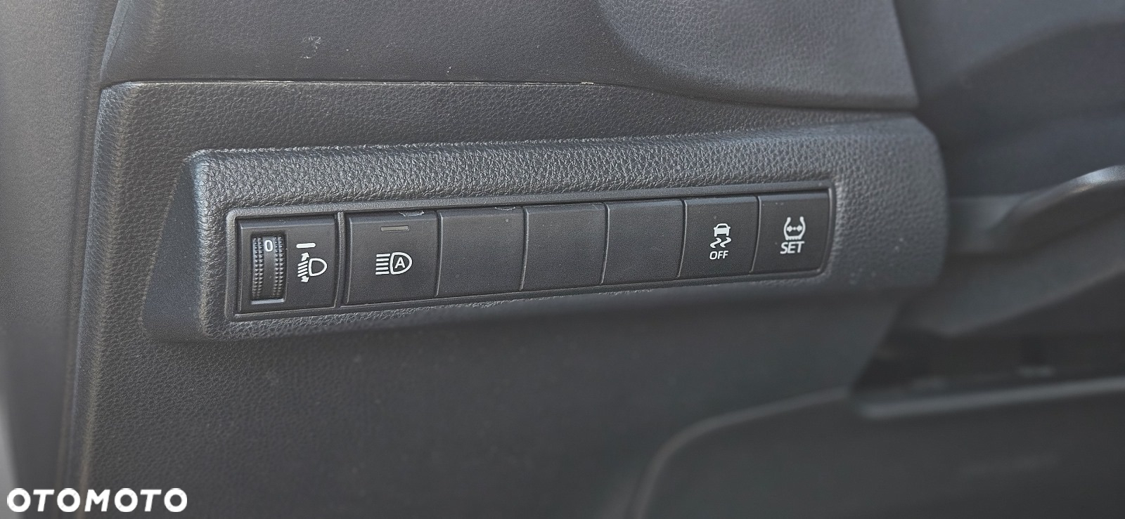 Toyota Corolla 1.8 Hybrid - 14
