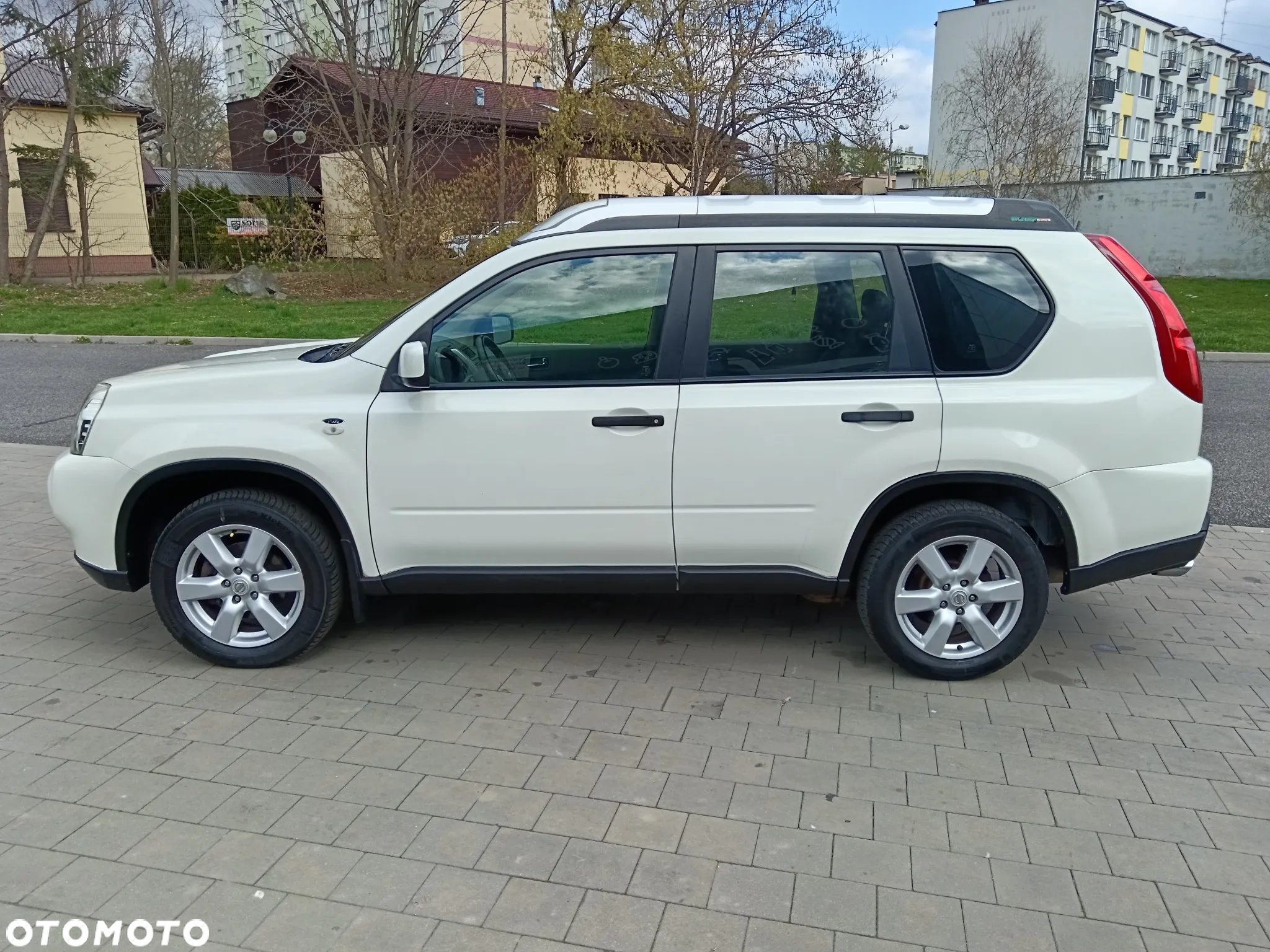 Nissan X-Trail 2.0 dCi 4x4 DPF Platinum - 13