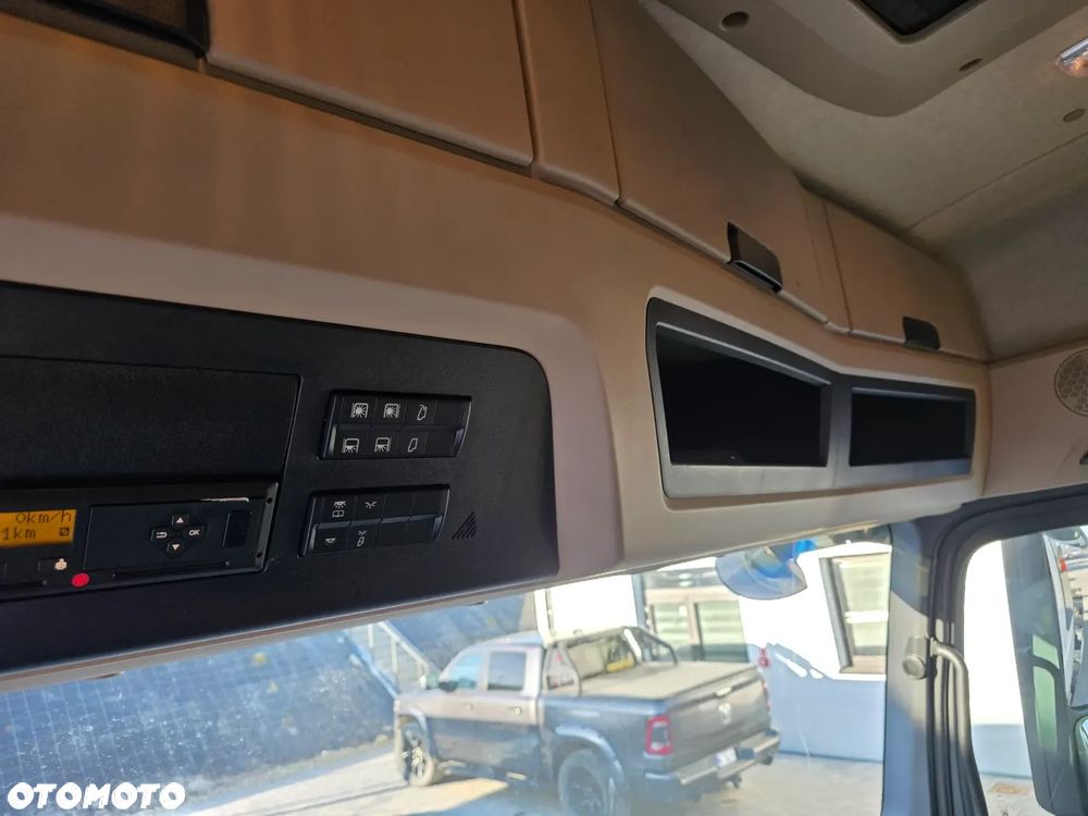 Mercedes-Benz ACTROS - 14