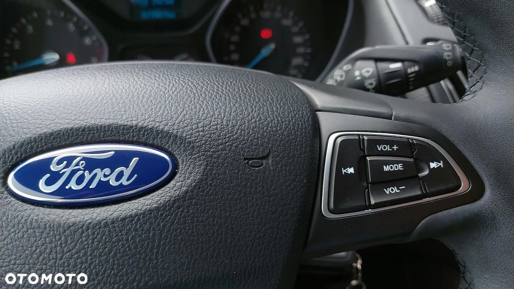 Ford Focus 1.6 Trend - 17
