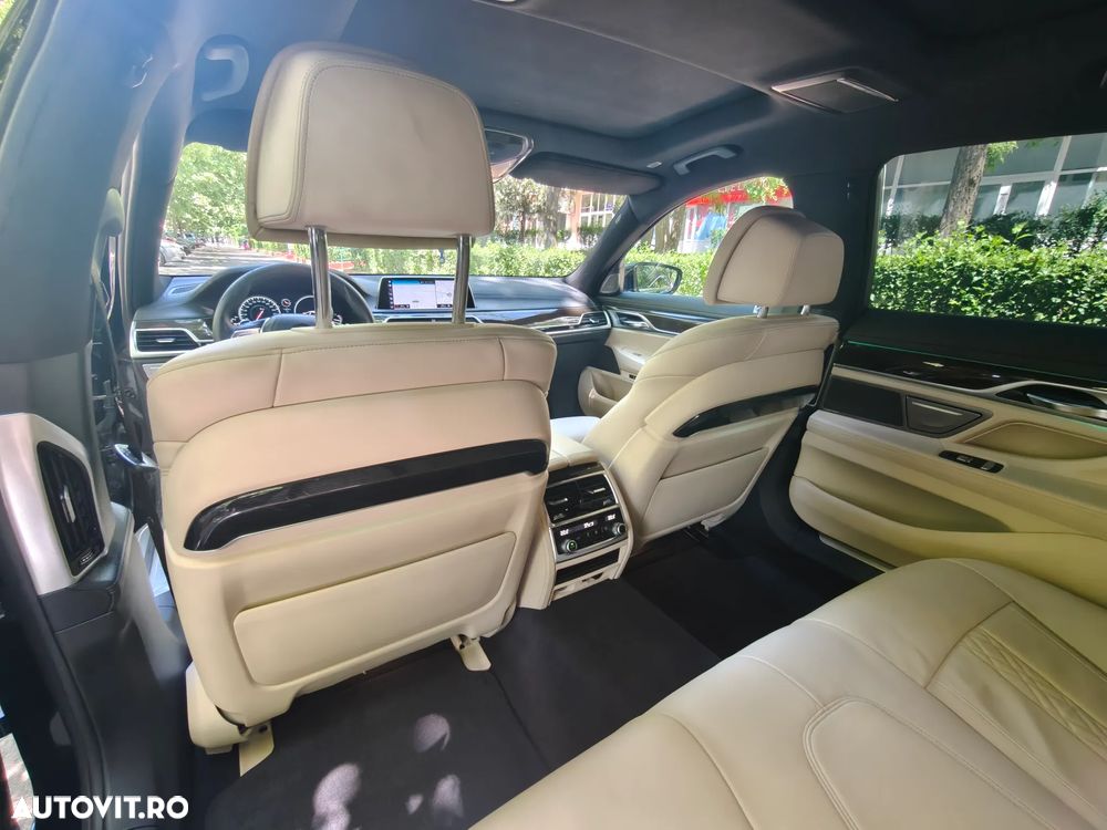 BMW Seria 7 740Li - 19