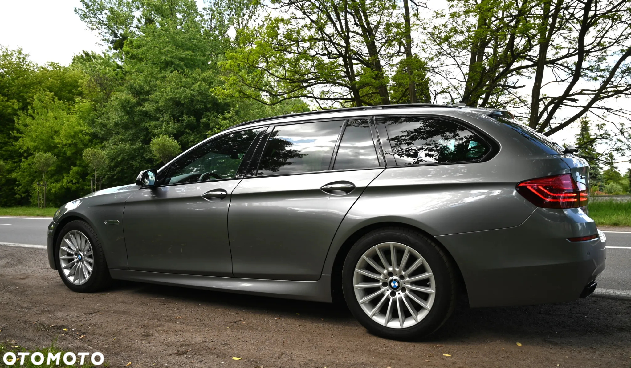 BMW Seria 5 M550d xDrive Touring Sport-Aut - 13