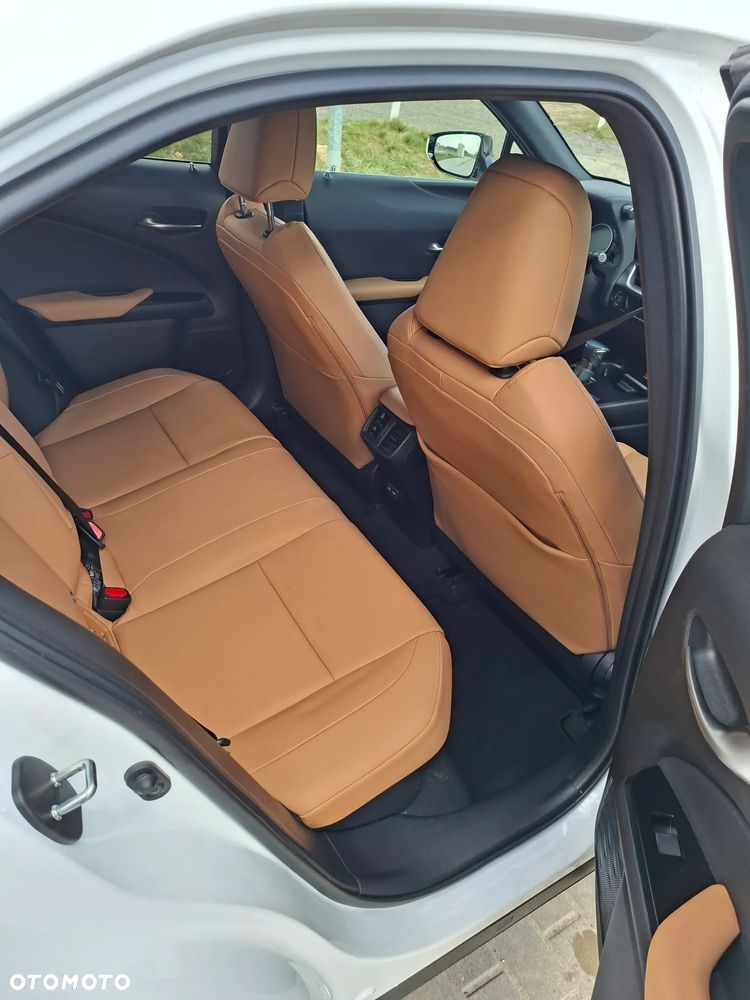 Lexus UX - 7