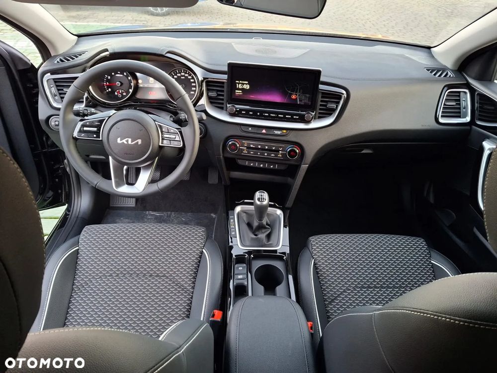 Kia Ceed 1.5 T-GDI Tribute - 16