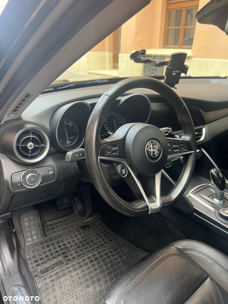 Alfa Romeo Giulia 2.0 Turbo Veloce Q4 - 16
