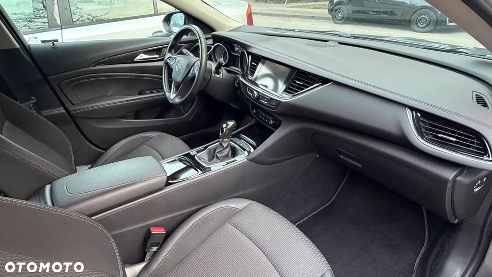 Opel Insignia 1.5 T Elite S&S - 9