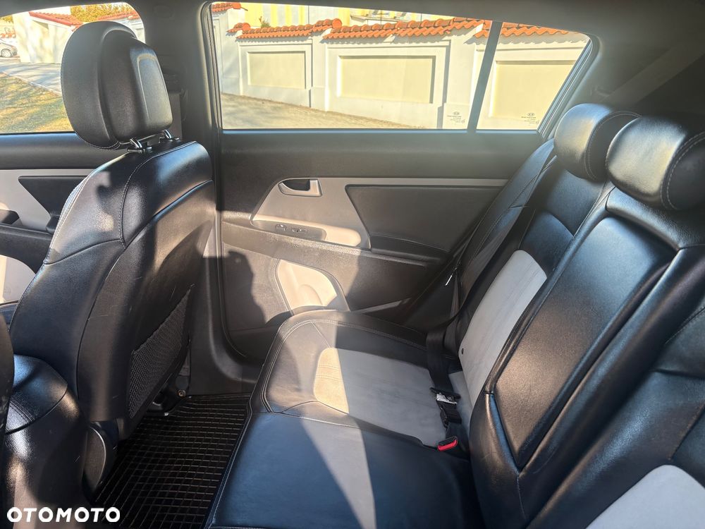 Kia Sportage 2.0 CRDI 4WD Fifa World Cup Edition - 30