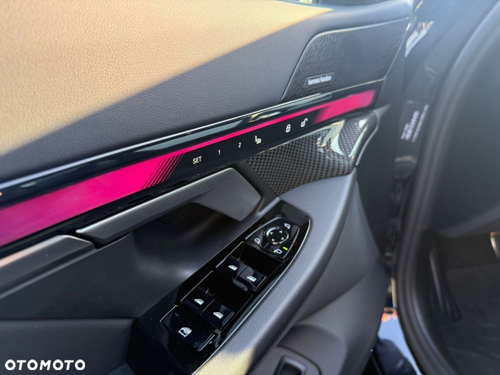 BMW Seria 5 520d - 32