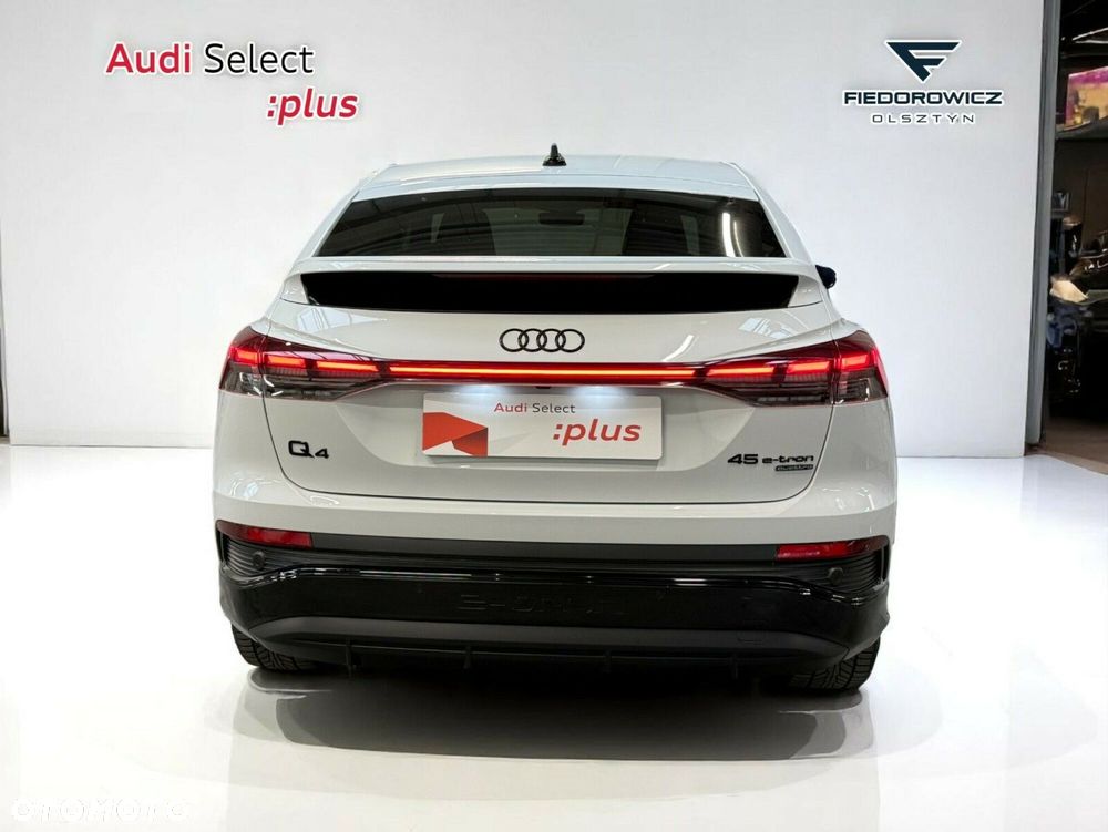 Audi Q4 e-tron - 7