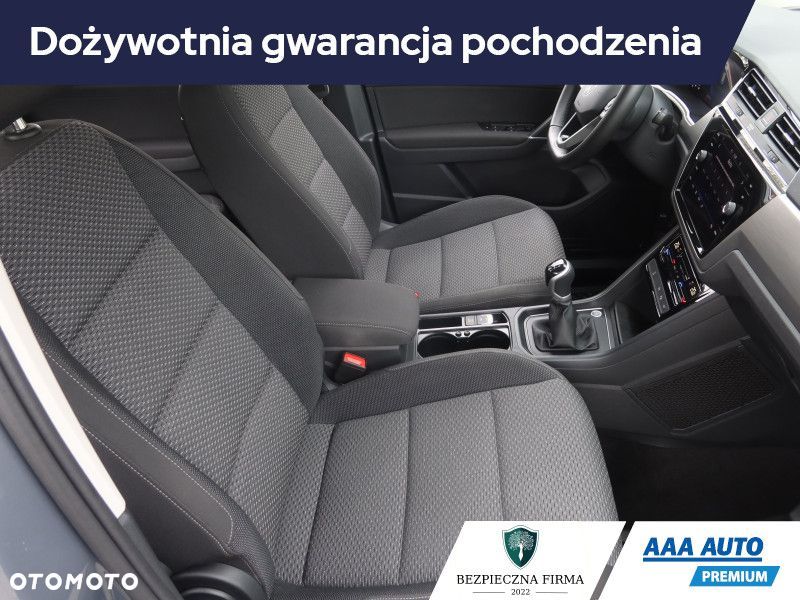 Volkswagen Touran - 11