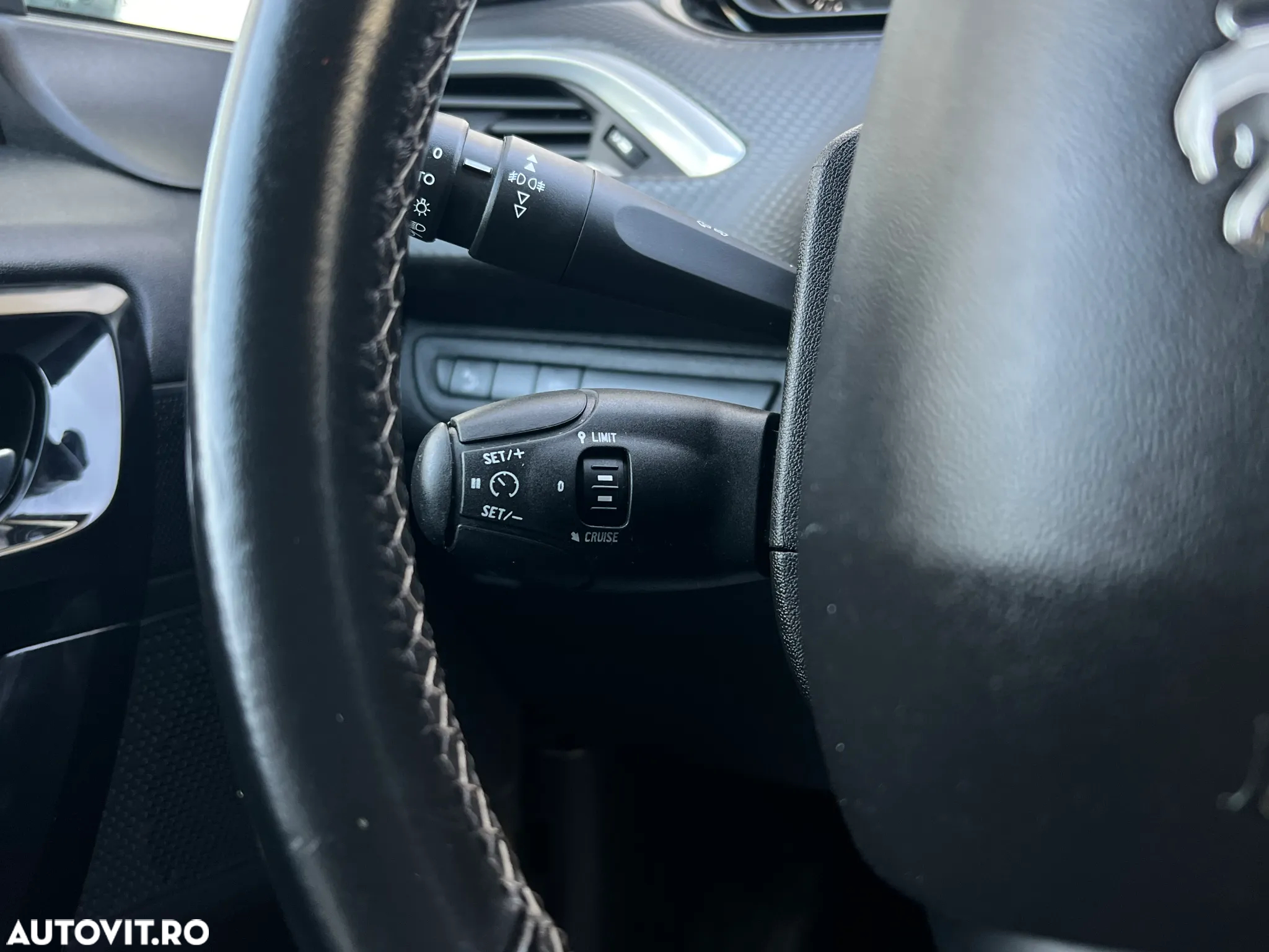 Peugeot 208 PureTech 110 Stop & Start EAT6 Allure - 19