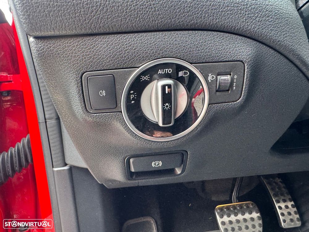 Mercedes-Benz CLA 220 d AMG Line Aut. — fotografia 33