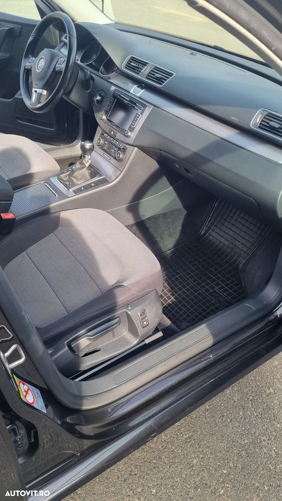 Volkswagen Passat 2.0 Blue TDI SCR Trendline - 12