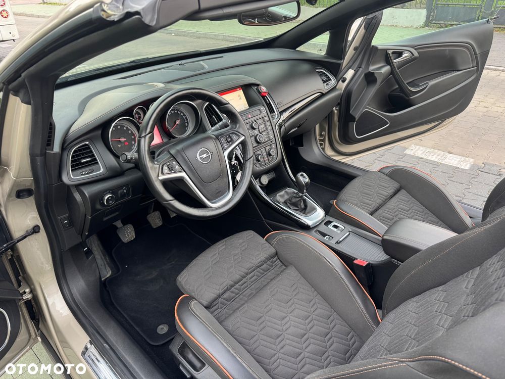 Opel Cascada 1.4 T Cosmo S&S - 32