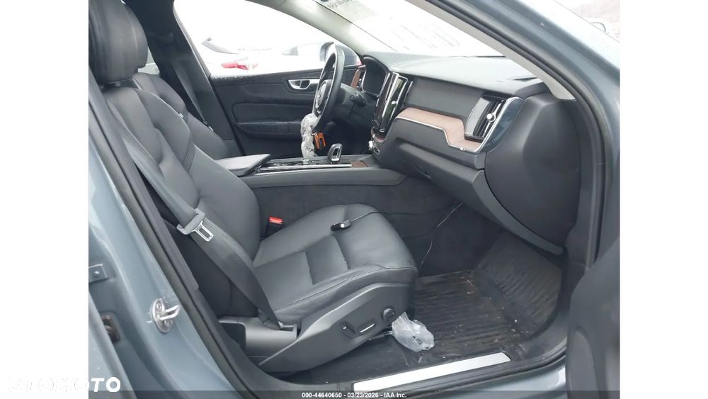 Volvo XC 60 B5 B AWD Plus Bright - 10