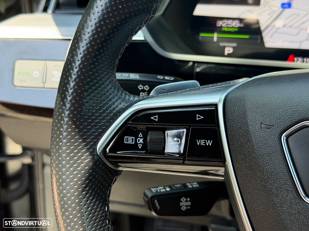Audi e-tron 55 quattro S line - 32