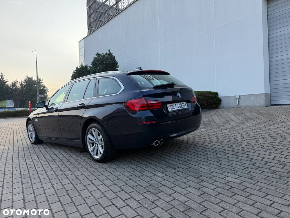 BMW Seria 5 525d Sport-Aut Luxury Line - 15