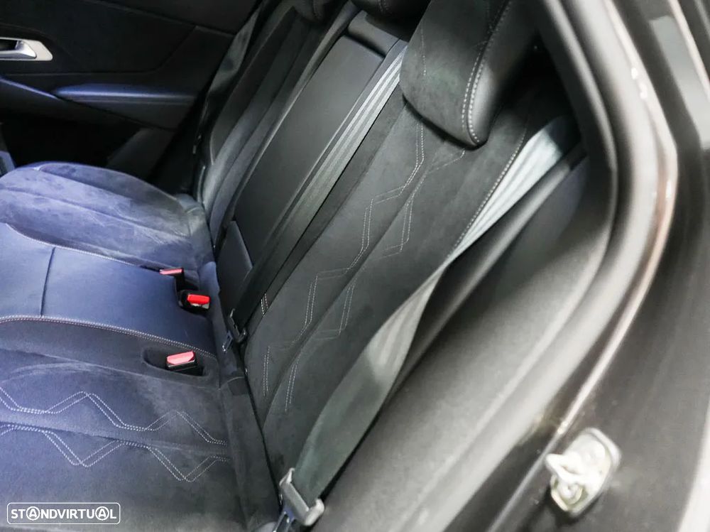 DS DS7 Crossback E-Tense Performance Line EAT8 - 31