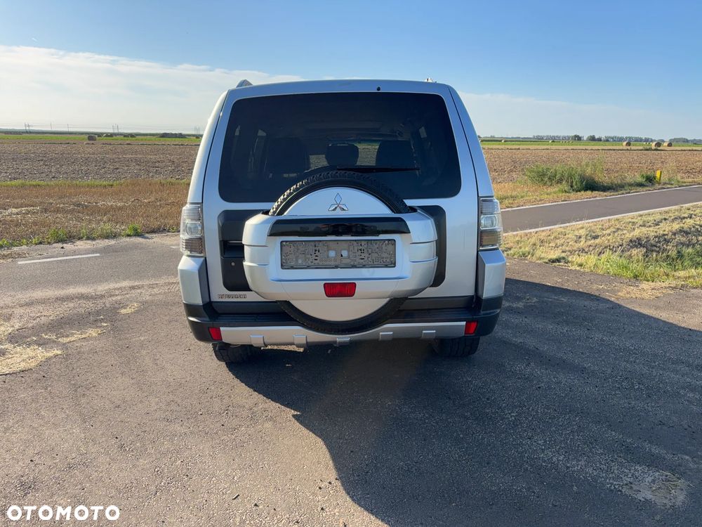Mitsubishi Pajero - 5