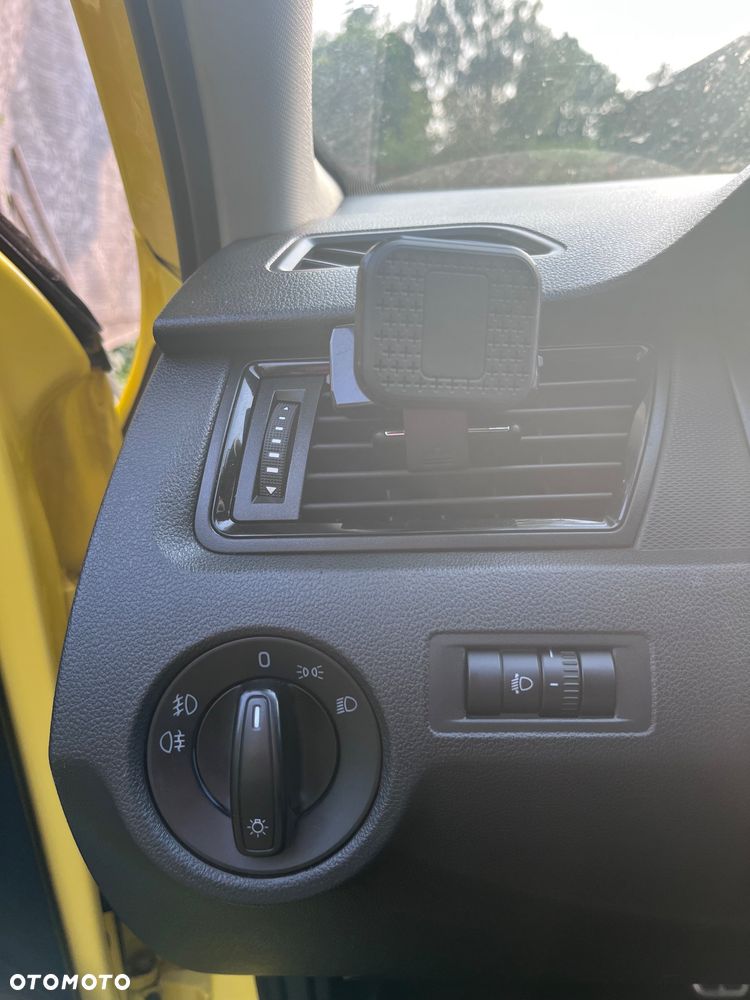 Skoda RAPID 1.2 TSI Ambition - 11
