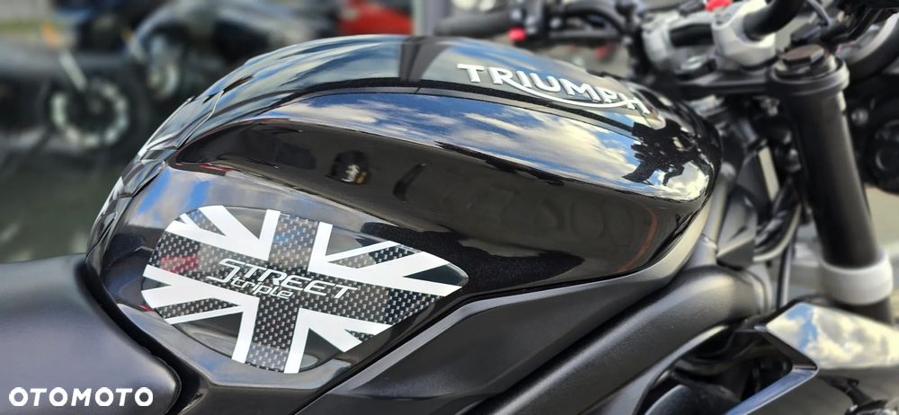 Triumph Street Triple - 15