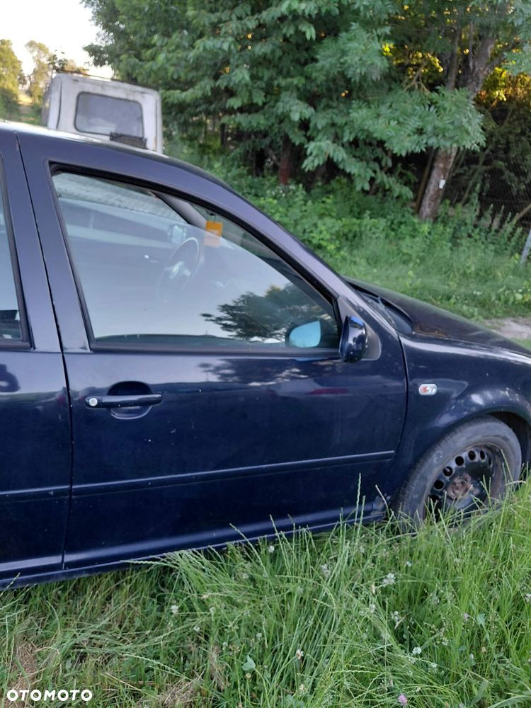 części VW VOLKSWAGEN GOLF IV 5 drzwi 1.8 20V turbo 1998r hatchback DRZWI przód prawe lewe TYŁ prawe lewe LC5H - 1