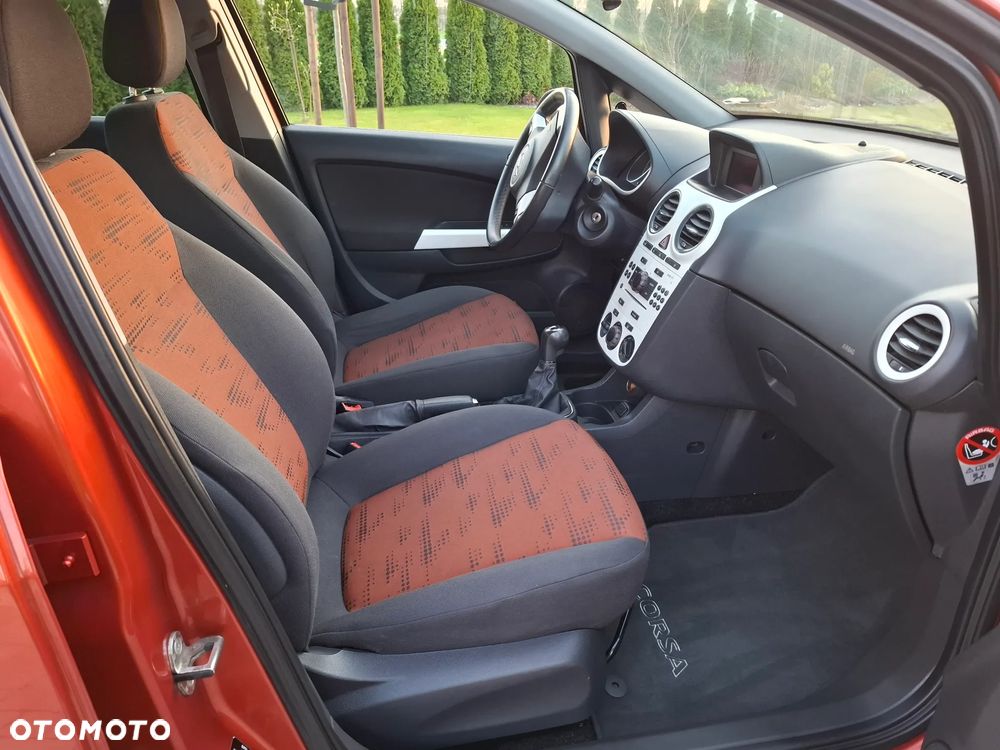 Opel Corsa 1.4 16V Satellite - 39