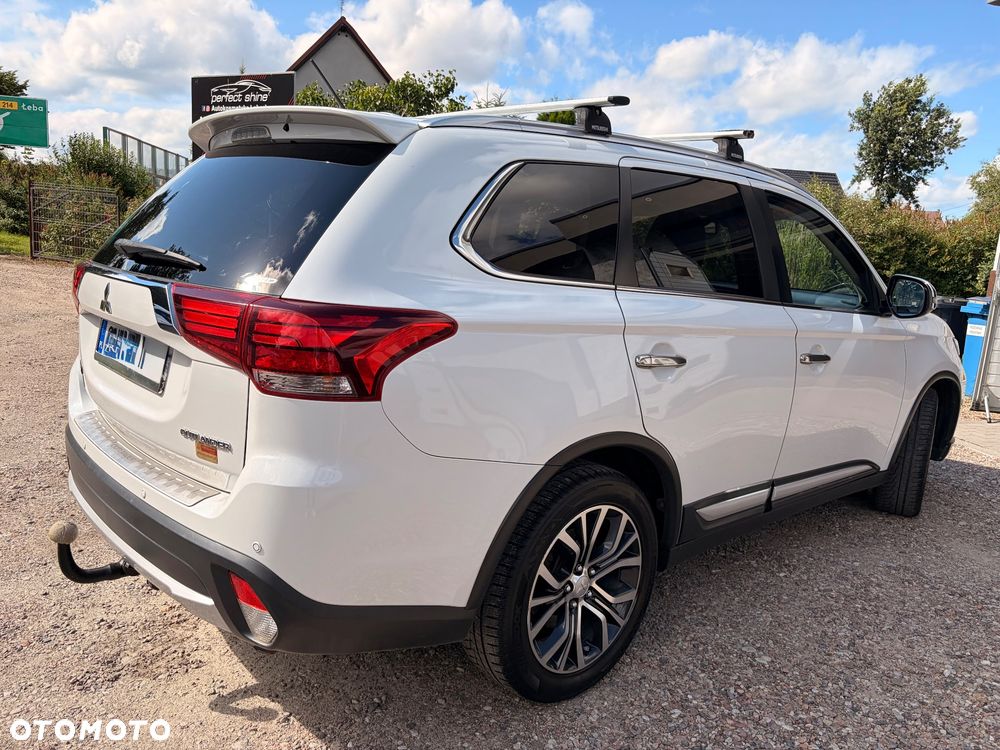 Mitsubishi Outlander 2.2 DID Instyle Navi - 3