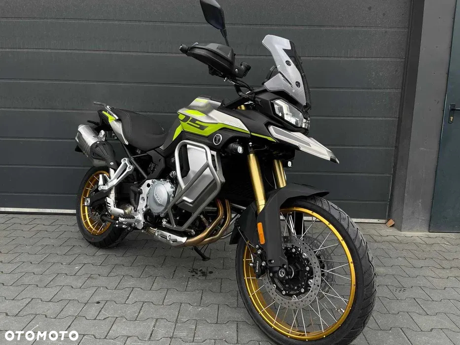 VOGE 900DSX - 6