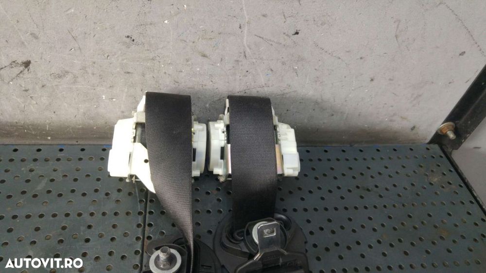Set centuri stanga dreapta fata bmw x3 e83 33033301 33033302 - 3