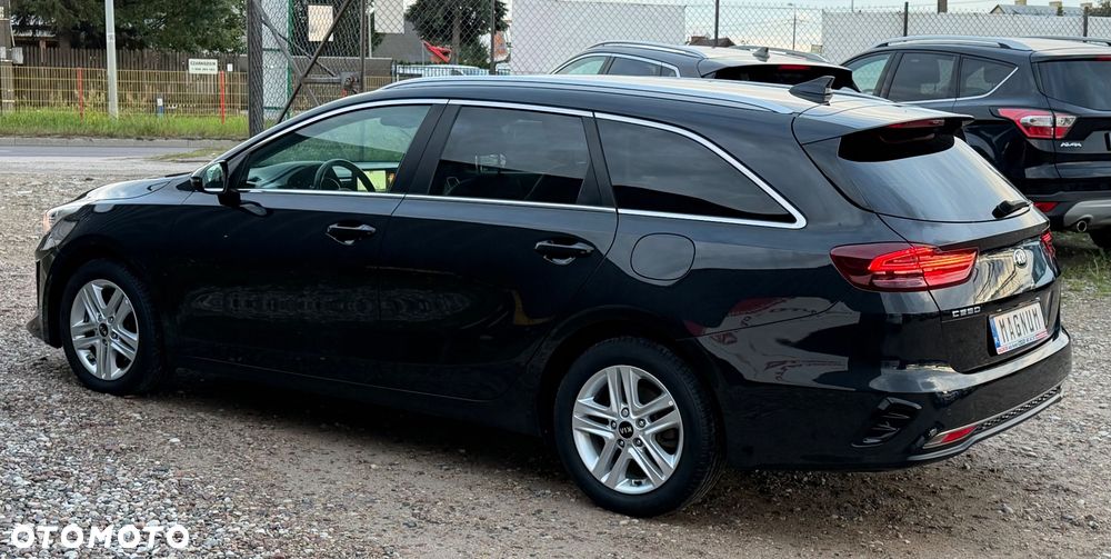 Kia Ceed 1.6 CRDi 136 ISG Dream-Team Edition - 39